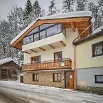 Chalet Holiday Lodge Central Saalbach-Hinterglemm